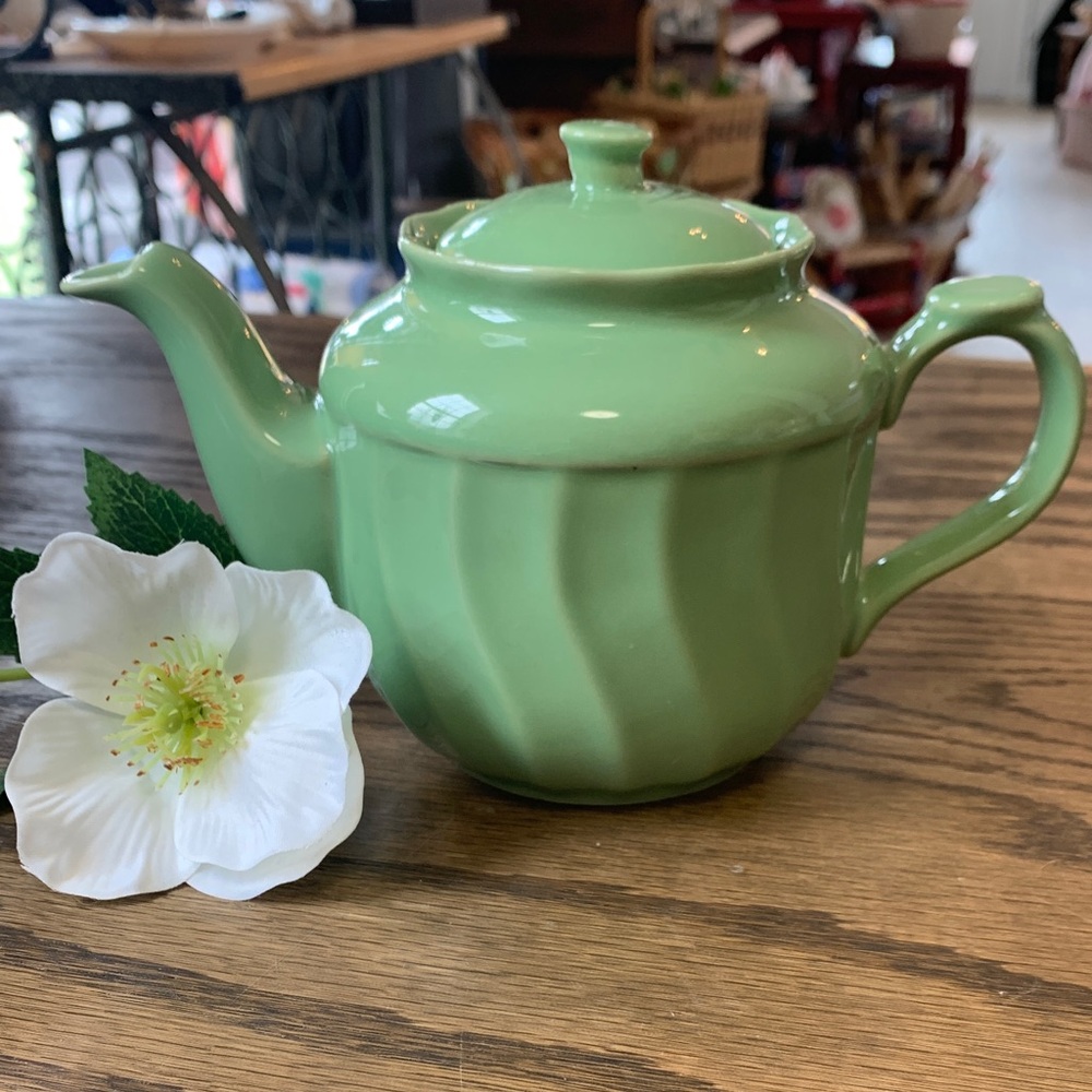 GANZ teapot